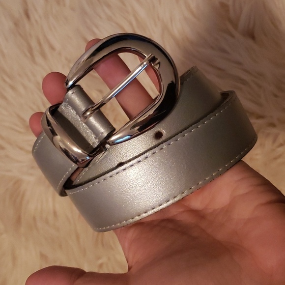 Vintage leather made in canada silver belt  with silve buckle small - Picture 2 of 8